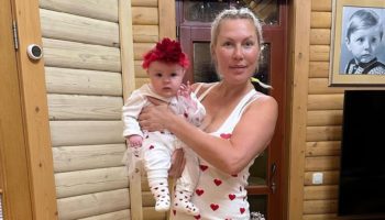 Наталья Рагозина поделилась снимками с дочкой