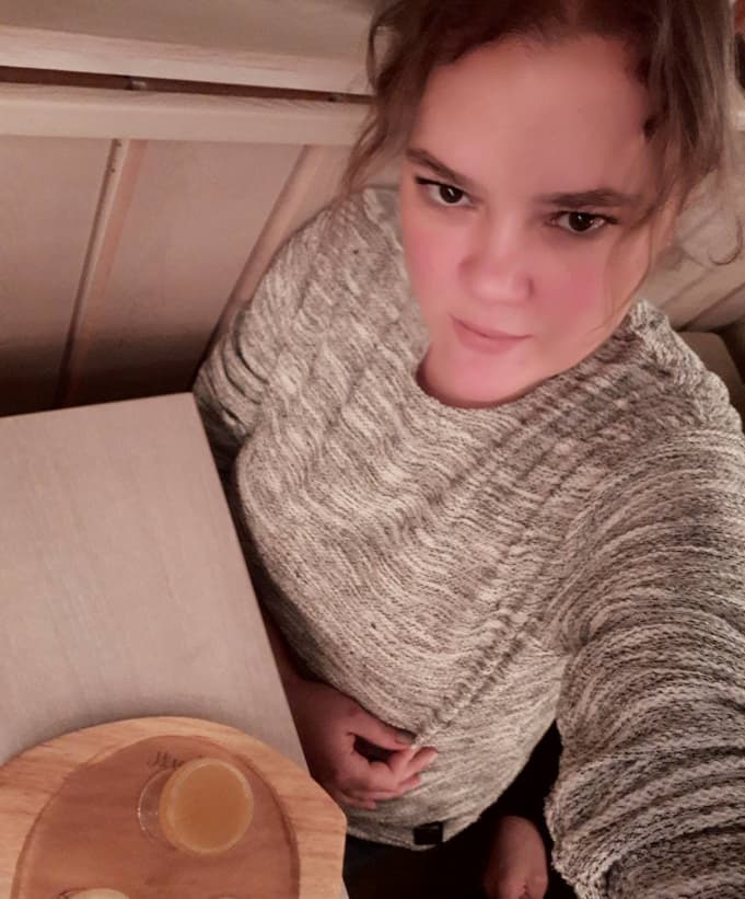 Анна — дочь Владимира Молчанова и Консуэлы Сегуру