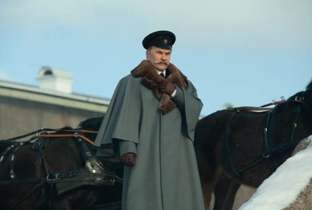 Алексей Гуськов в фильме «Серебряные коньки»