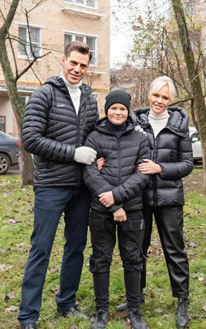 Дмитрий Дюжев и Татьяна Зайцева с сыном