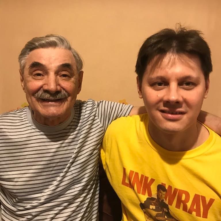 Александр Панкратов-Черный с сыном